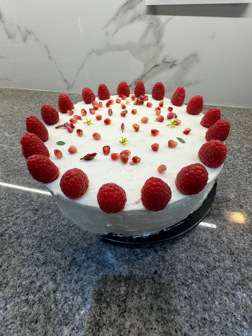 Cómo Preparar un Bizcocho de Cumpleaños Esponjoso y&nbsp;Delicioso